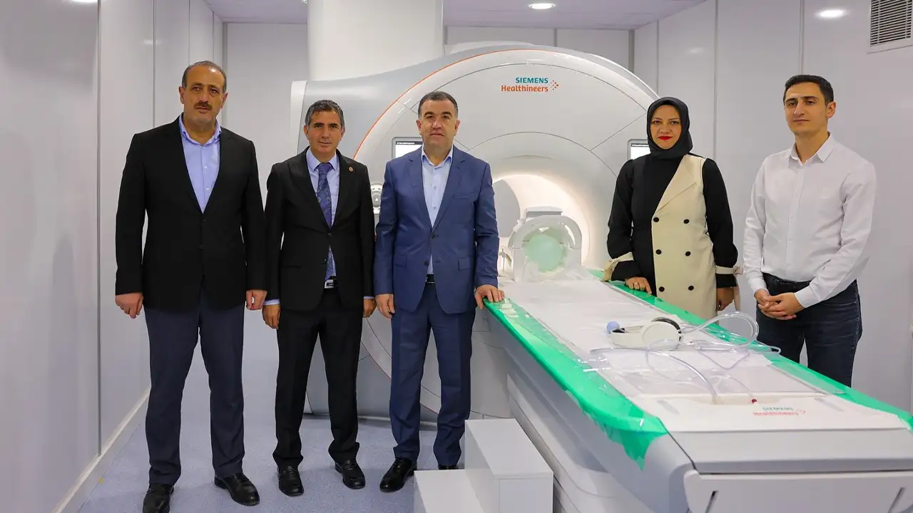 Bayburt Devlet Hastanesi’ne yapay zekâ destekli MR cihazı kazandırıldı
