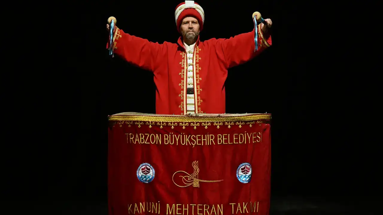 Kanuni Mehteran Takımı Trabzon’dan dünyaya mehter ruhunu taşıyor