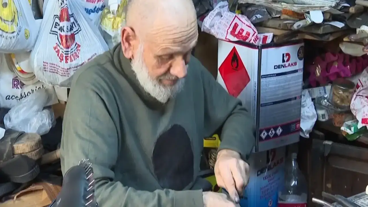 Trabzon'da 60 yıllık emek: Ayakkabı ustası mesleğini yaşatıyor