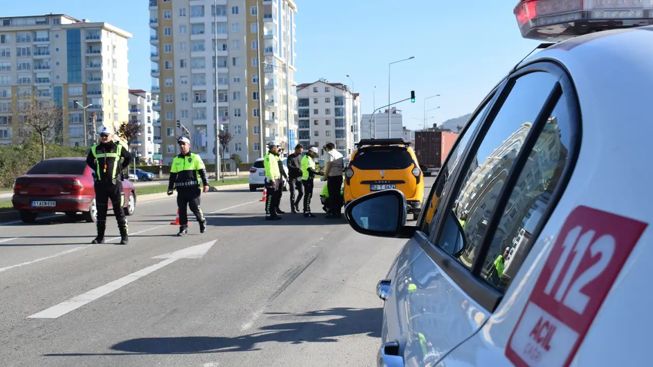 Ordu’da trafik denetiminde 3 bin 445 sürücüye ceza