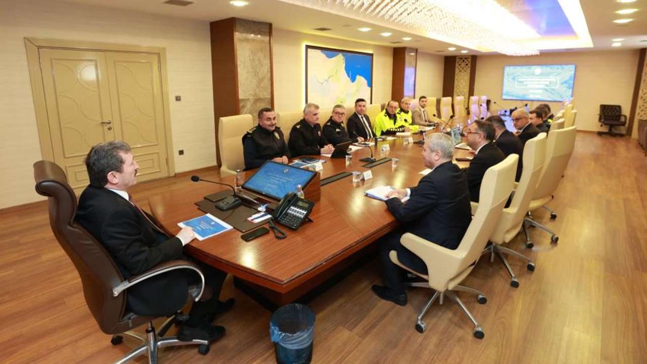 Samsun’da trafik levhaları sadeleştiriliyor