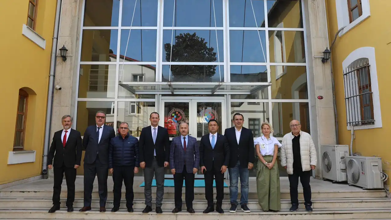 Akçaabat’ta eğitim, sanat ve gençlik projeleri masaya yatırıldı