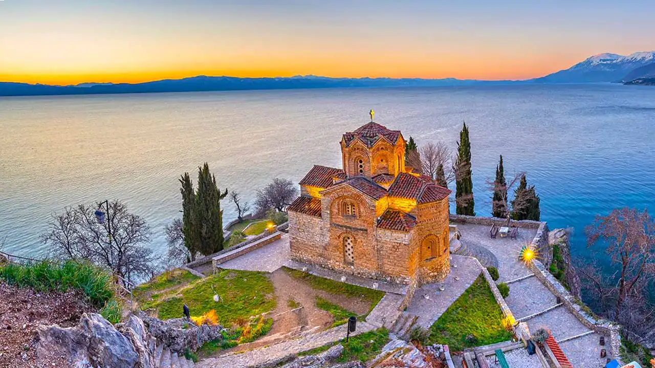 Karadağ vize koydu, Türkler rotayı değiştirdi: Türklerin yeni vizesiz adresi belli oldu!