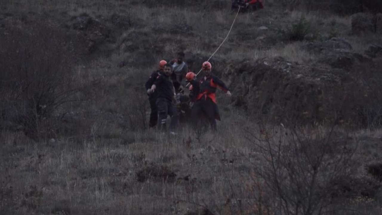 Dengesini kaybeden hemşire 4 metreden yuvarlandı