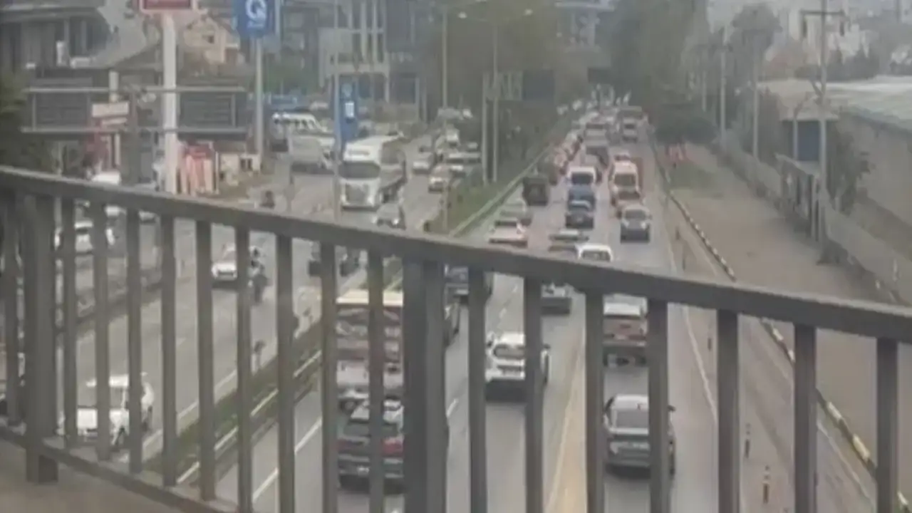 Trabzon’da trafik kilitlendi: Maç ve yol çalışmaları yoğunluğu artırdı