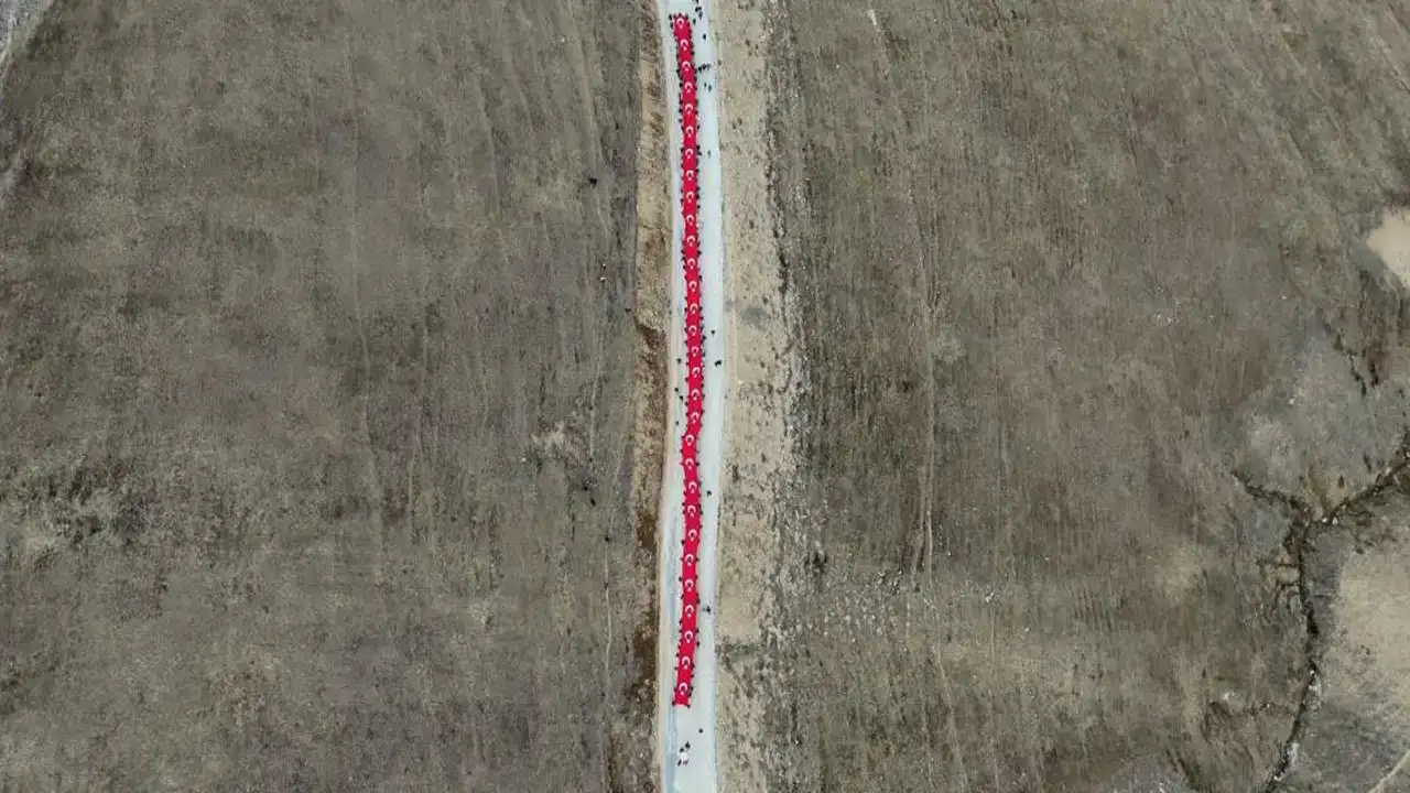 Gümüşhane'de Kabaktepe Şehitliği'ne vefa yürüyüşü