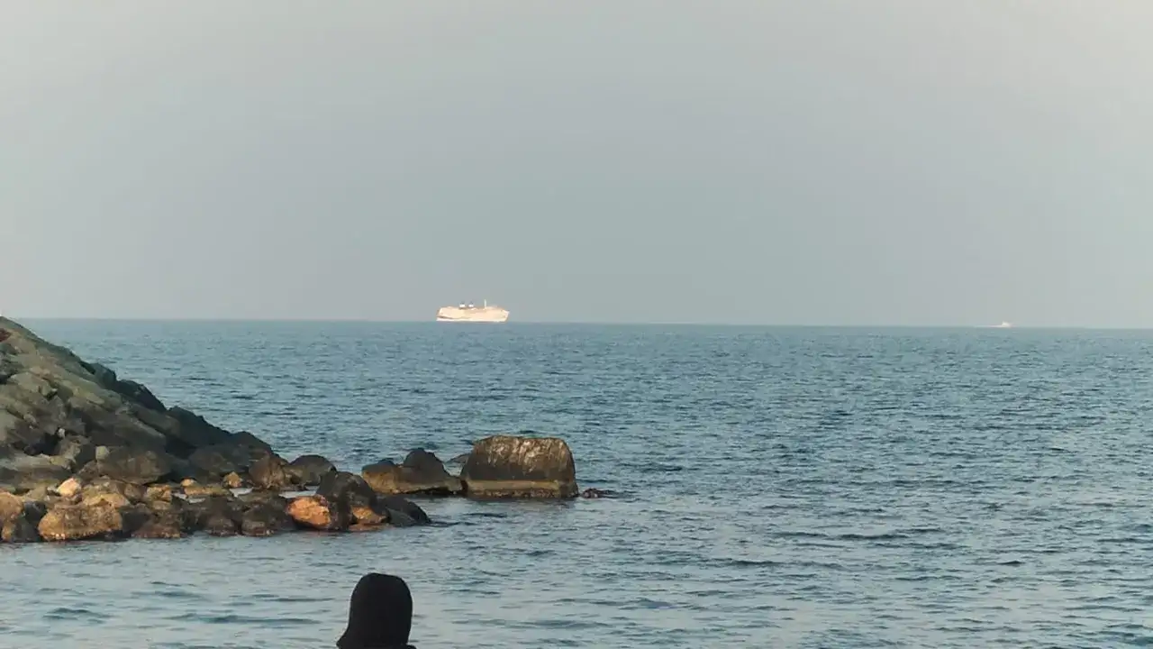 Trabzon-Soçi seferi çileye dönüştü: Gemi geri döndü