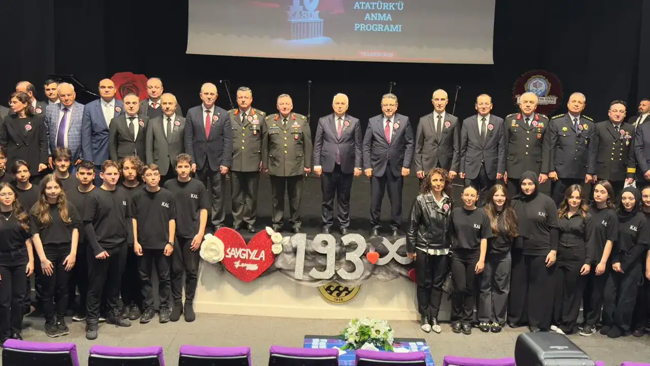 Trabzon’da Mustafa Kemal Atatürk 87. ölüm yıl dönümünde anıldı