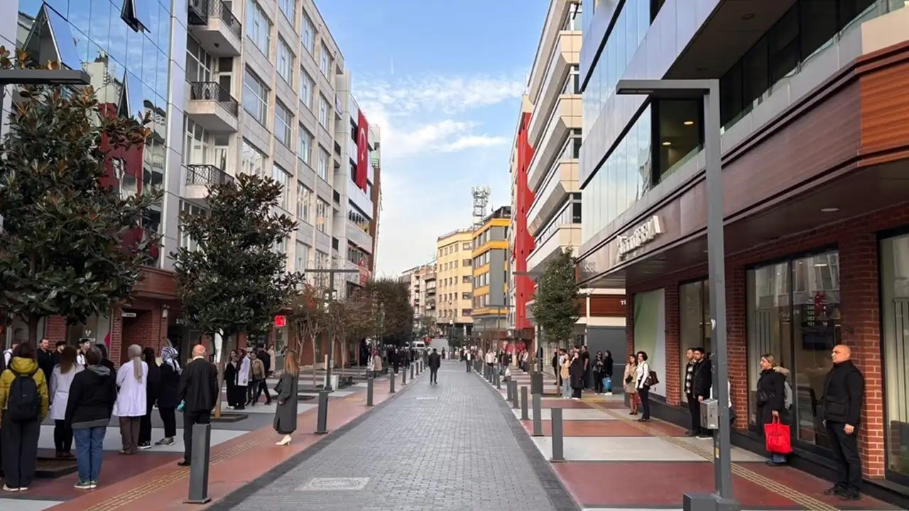 Trabzon’da 09.05’te hayat durdu: Sokaklar tek yürek oldu