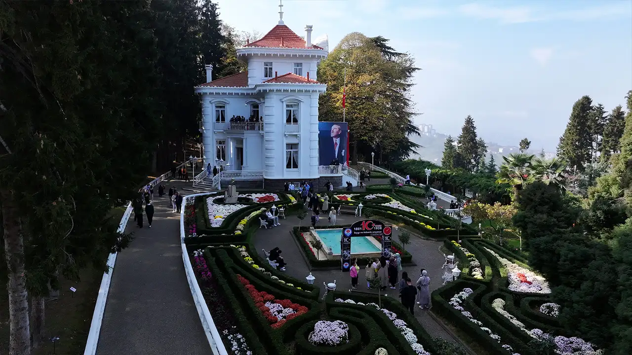 Trabzon Atatürk Köşkü 10 Kasım'da ziyaretçi akınına uğradı