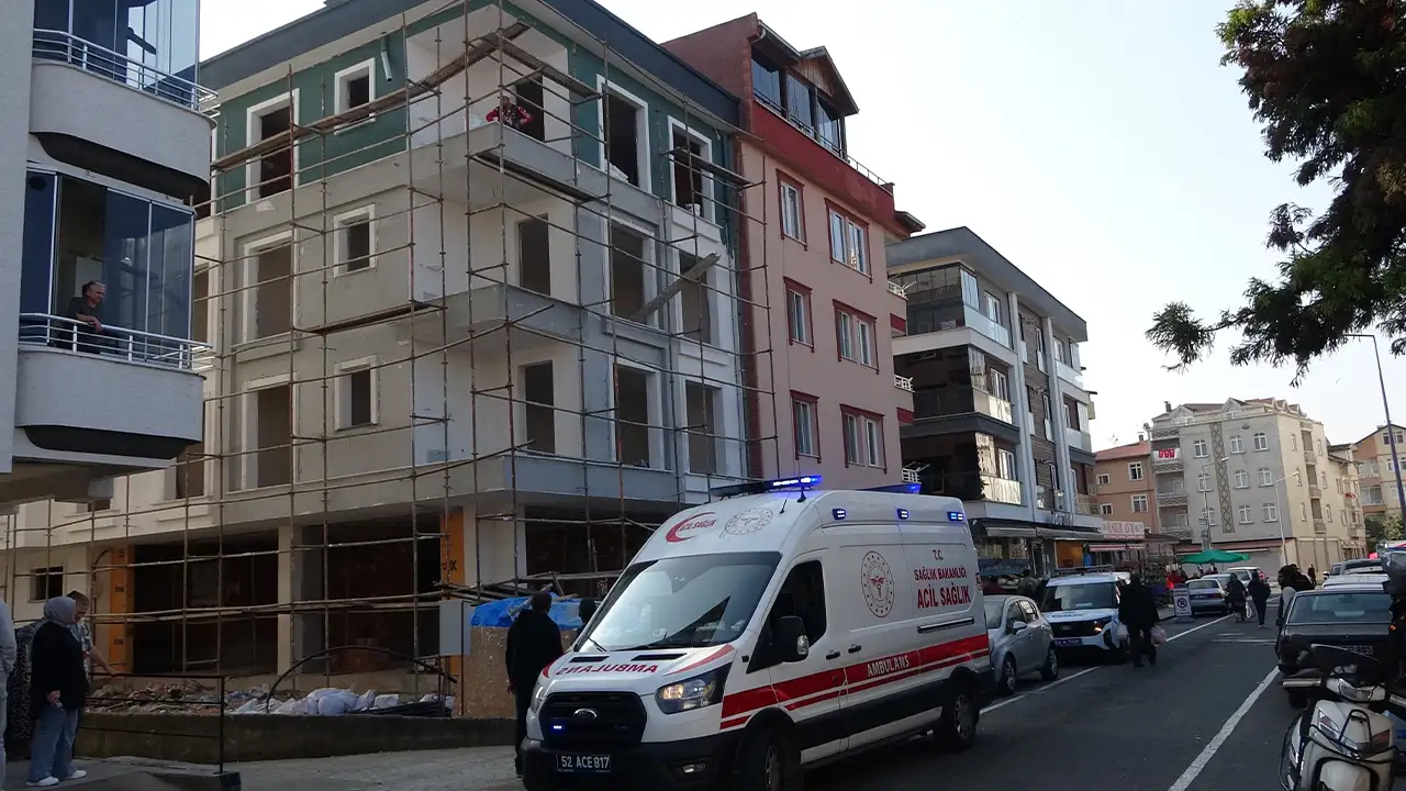 Ordu'da boya yaparken 4. kattan düştü: Durumu ağır