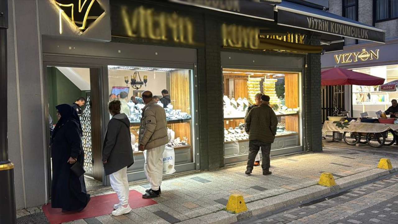 Dalgınlıktan vurgun: Sahte müşteri 2 milyonluk altını götürdü