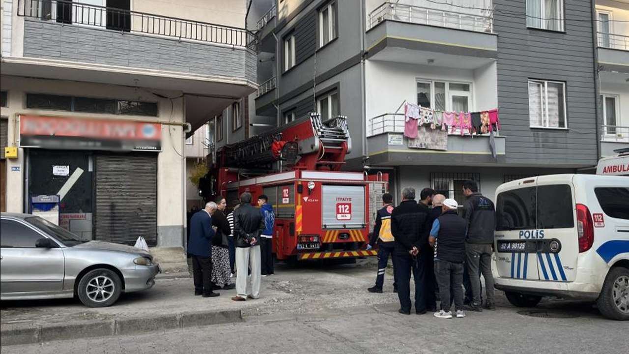 4 çocuk babası evinde ölü bulundu