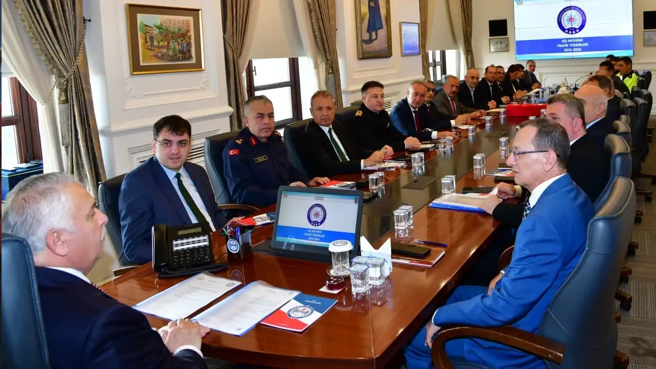 Trabzon’da kış hazırlıkları: Trafik güvenliği için harekete geçildi