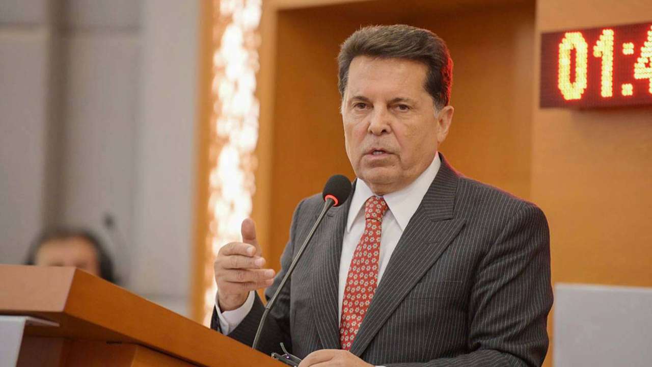 İstanbul’da belediye başkanına adli kontrolle tahliye