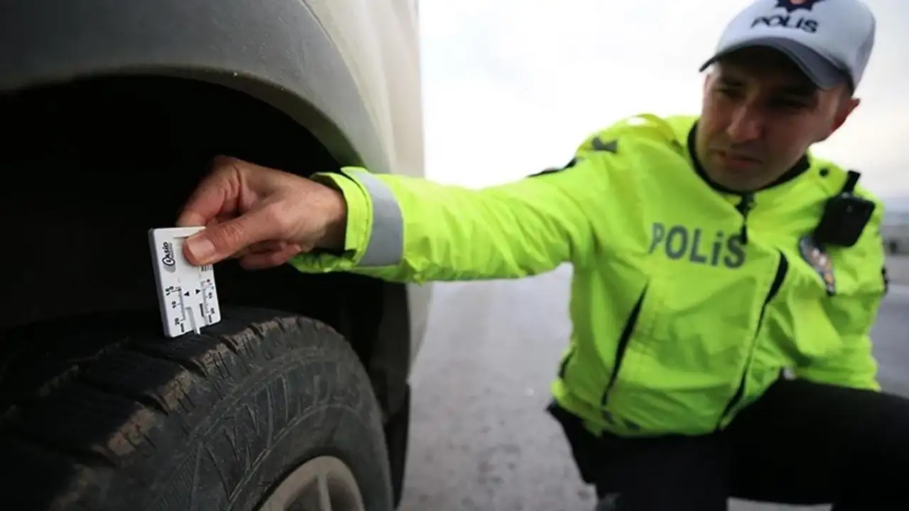 Zorunlu kış lastiği uygulaması bu hafta sonu başlıyor: Takmayanlar yola devam edemeyecek