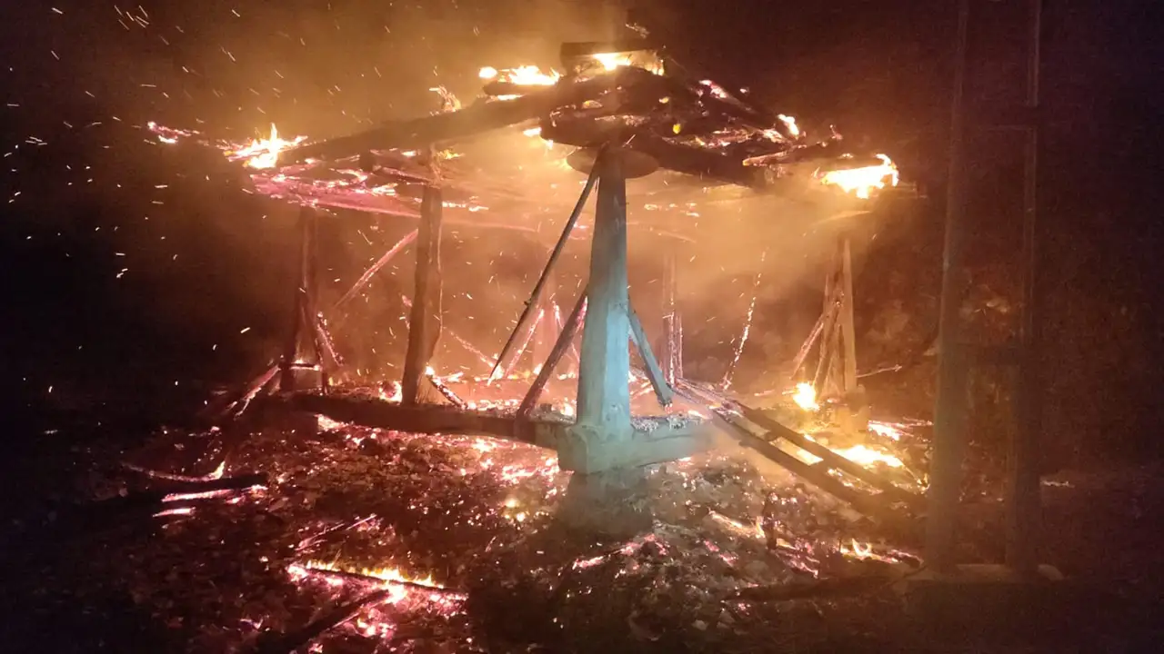 Samsun’da çıkan yangında ambar küle döndü