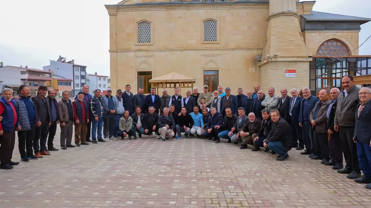 Bayburt Valisi Eldivan köylerde vatandaşların taleplerini dinledi