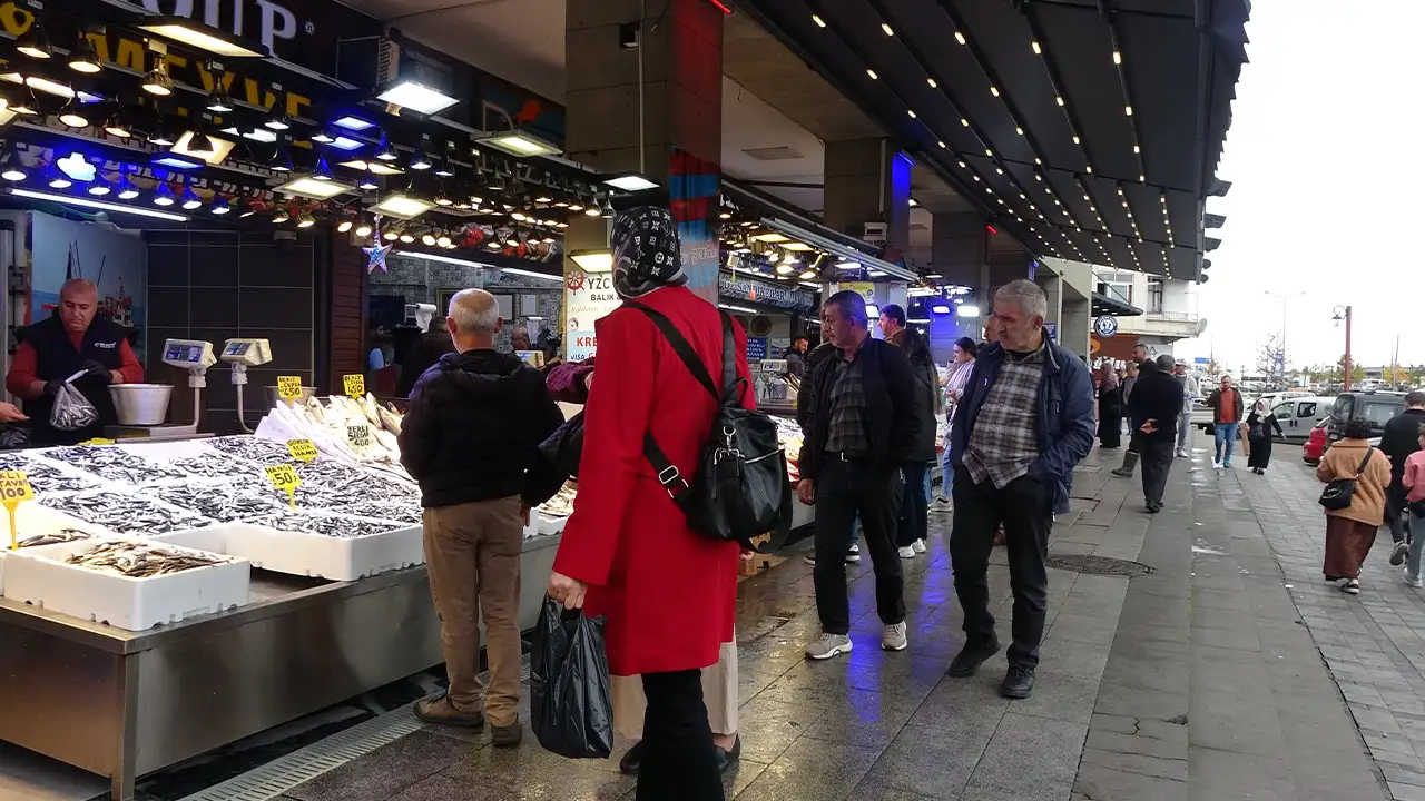 Trabzon’da hamsi fiyatı dibe vurdu: Daha da düşebilir