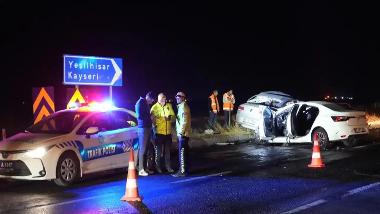 Niğde'de feci kaza: Ölü ve yaralılar var