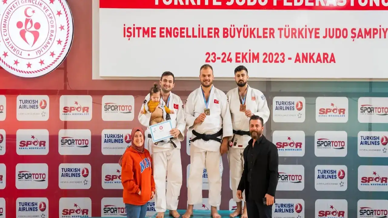 Trabzon’un Şampiyonu Samet Bulut, Tokyo Deaflympics’te altın için Tatamide