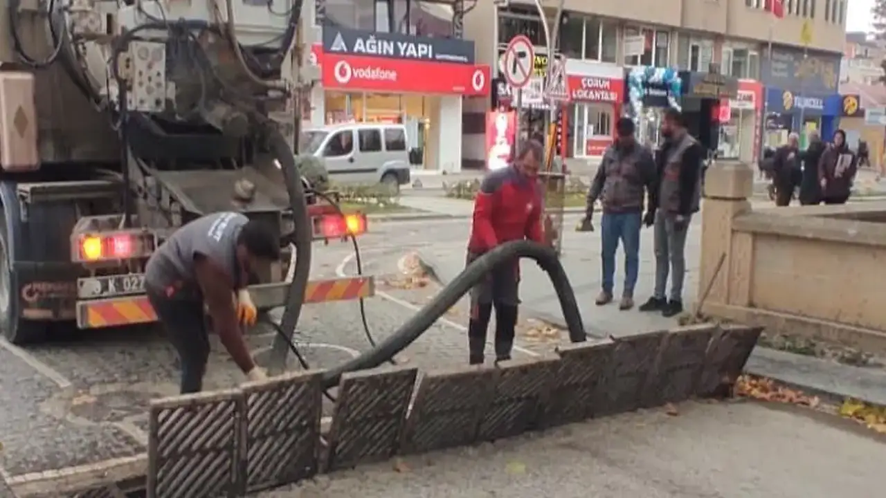 Bayburt'ta "daha güzel bir Bayburt" mottosuyla yenileme çalışmaları gerçekleştiriliyor