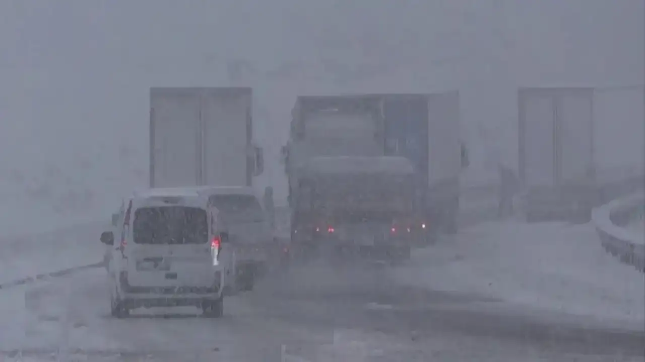 Bayburt’ta yüksek kesimler beyaza büründü: Kop Dağı’nda kar etkili oldu