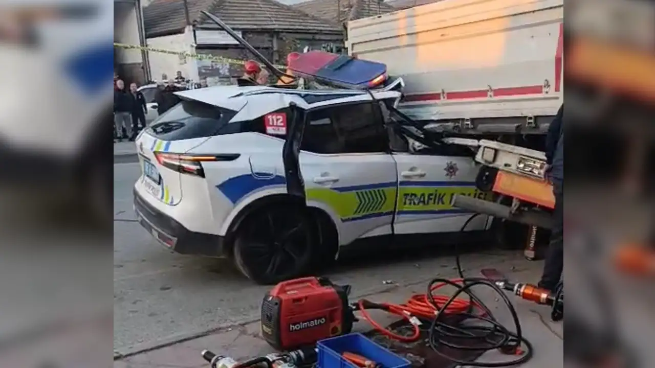 Manisa'da kahreden kaza: 1 polis şehit, 1 polis ağır yaralandı