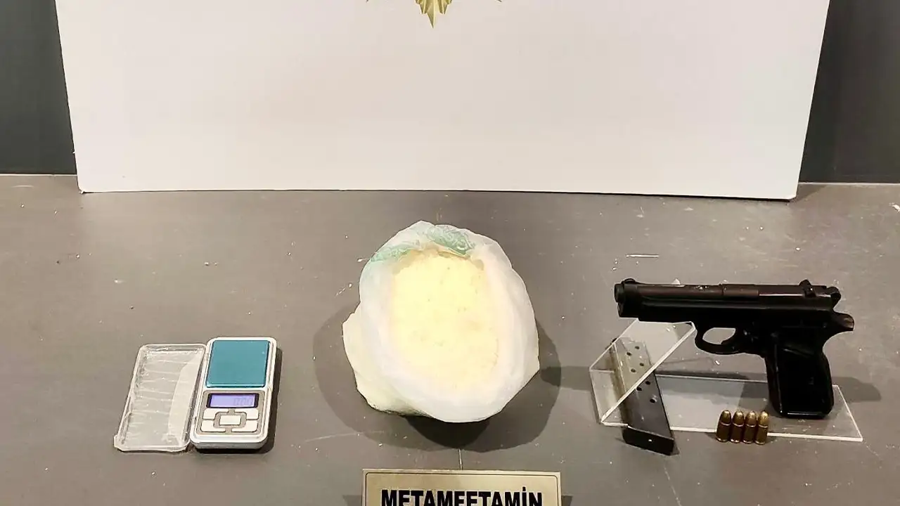 Samsun’da eve narkotik baskını: 880 gram metamfetamin ele geçirildi