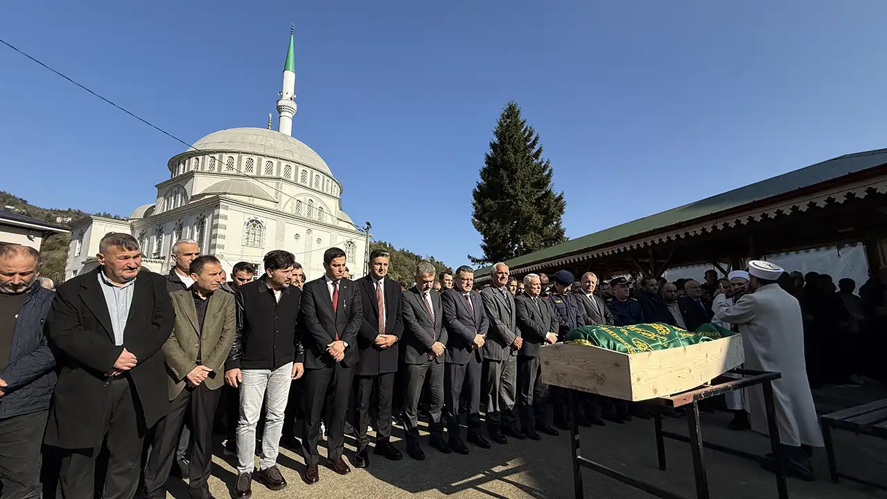İstanbul'da metro inşaatında hayatını kaybetmişti: Trabzon'da toprağa verildi