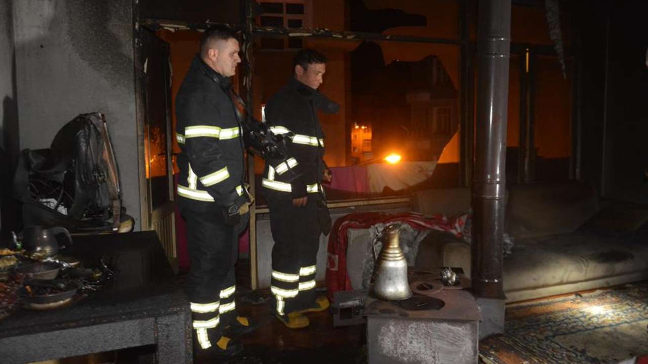 Alevlerin arasından çıkarıldılar: Anne ve oğlu ölümden döndü