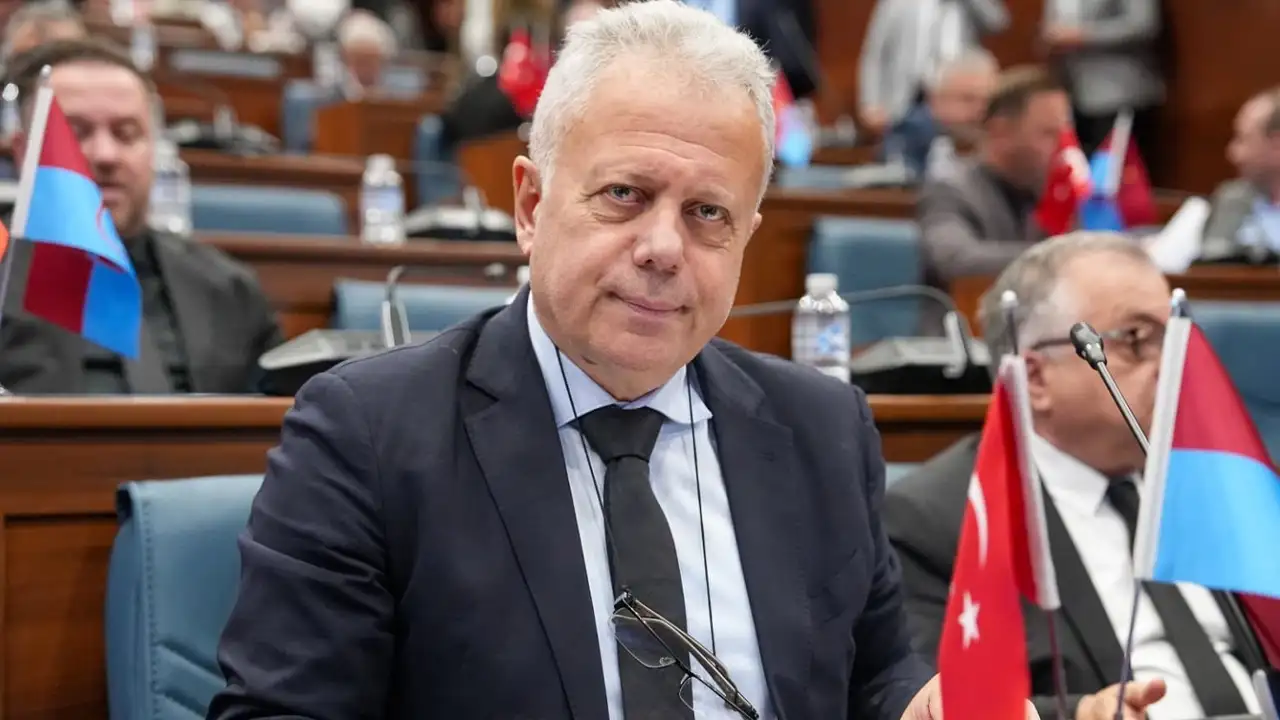 Cüneyt Zorlu'dan Büyükşehir gelir tarifesine hem teşekkür hem de eleştiri