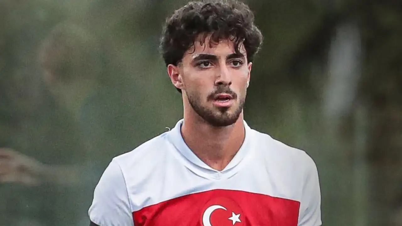 Milli takımda kaptan ama Trabzonspor'da şans bulamıyor