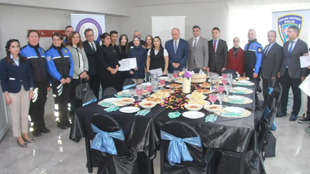 Ordu’da genç aşçılar hünerlerini sergiledi: ÇOGEP kursiyerleri protokolden tam not aldı