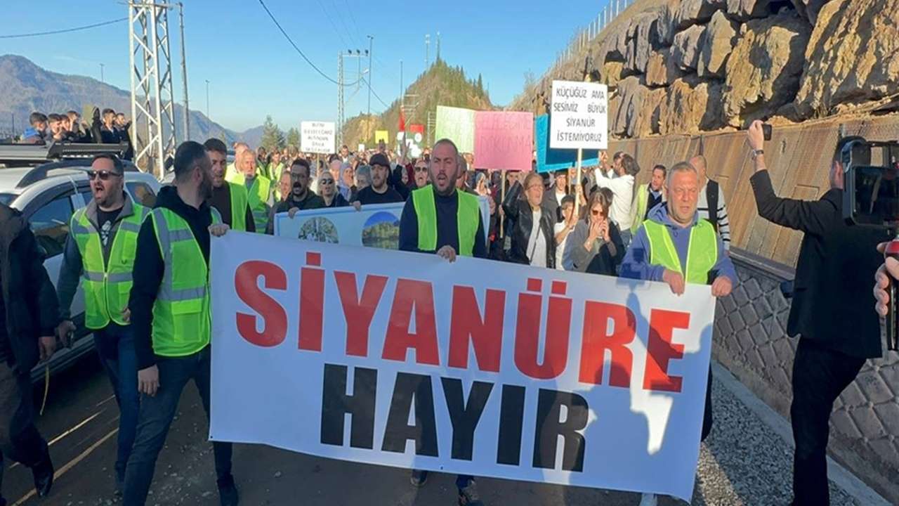 Artvin’de siyanür isyanı: Halk maden şirketine yürüdü