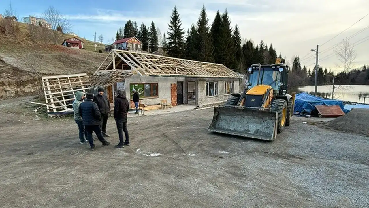 Trabzon’un o yaylasında kaçak yapılara şafak vakti yıkım