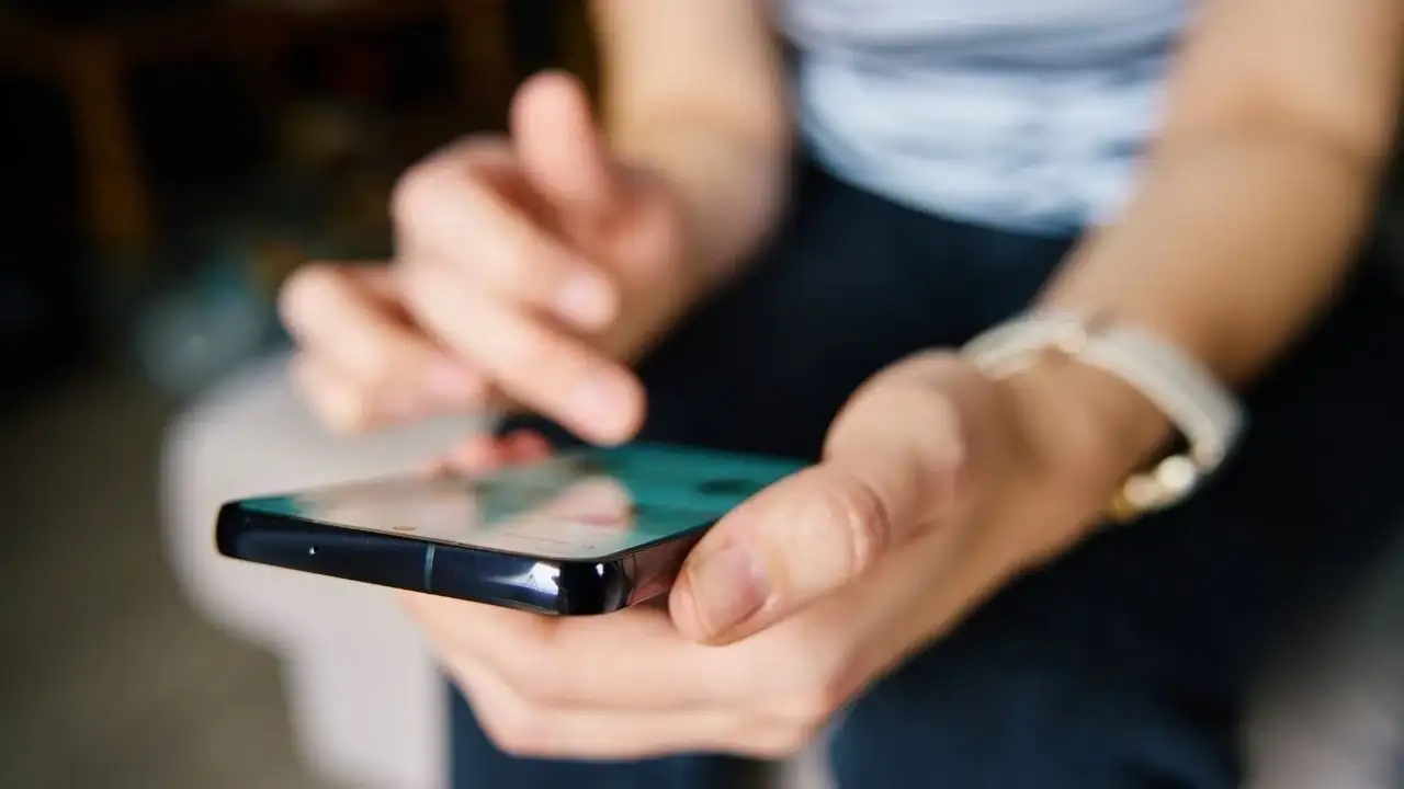 Trabzon'da uzman gençleri uyardı: Fotoğraf paylaşımı 20 yıl hapse sebep olabilir