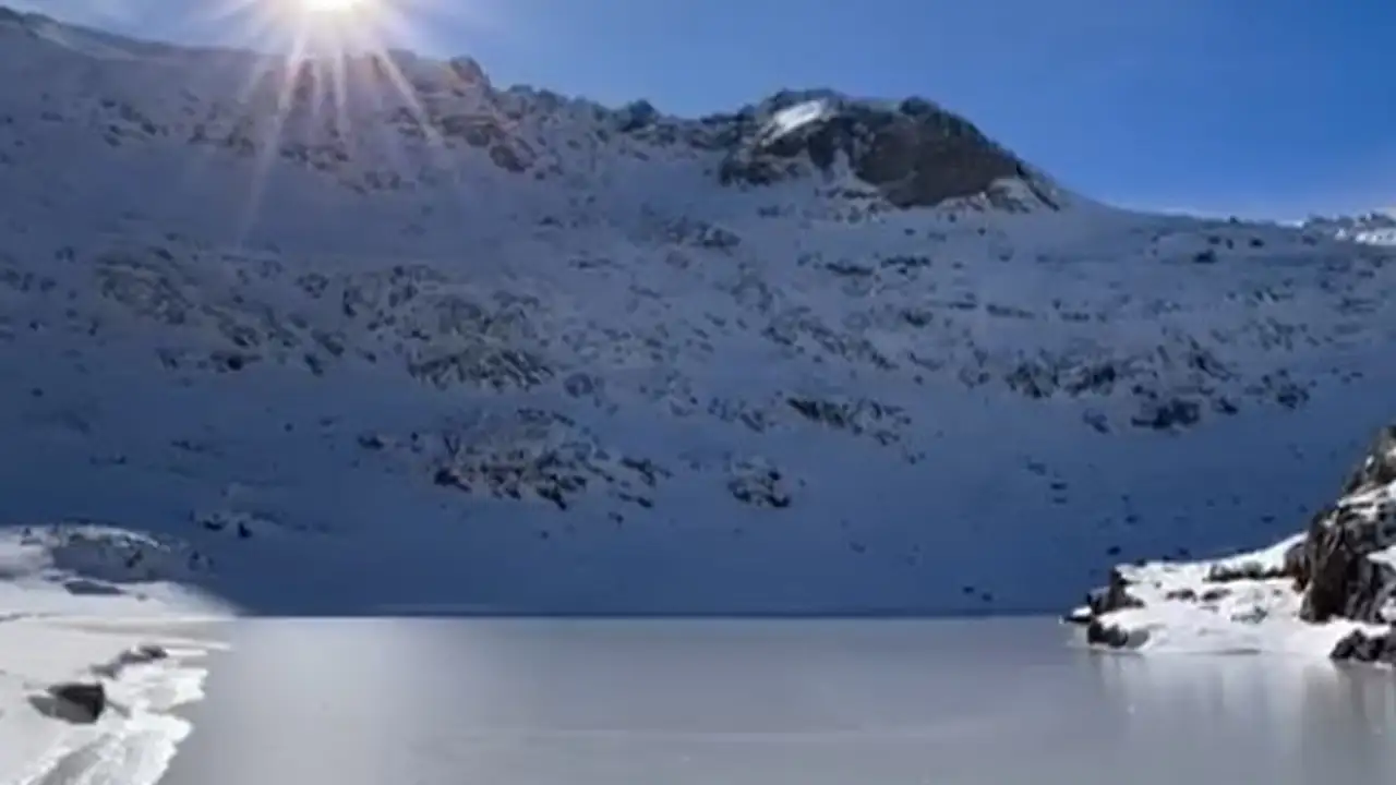 Gümüşhane’de kış manzarası: Artabel Gölleri beyaza büründü