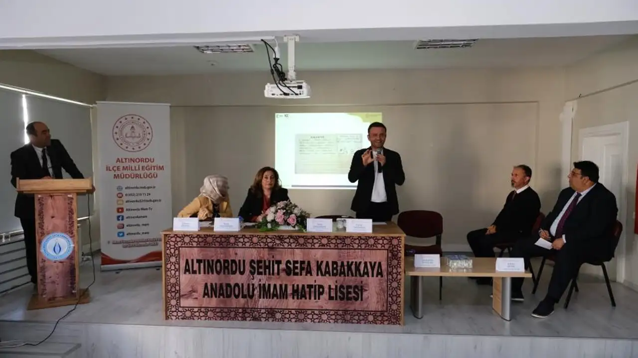 Ordu Üniversitesi’nde öğretmen adayları tecrübeli öğretmenlerle buluştu