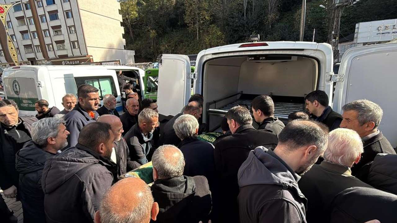 Arı kovanı faciasında hayatını kaybeden iki kişi son yolculuklarına uğurlandı