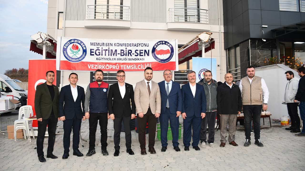 Samsun’da Öğretmenler Günü balık ekmek şöleniyle kutlandı