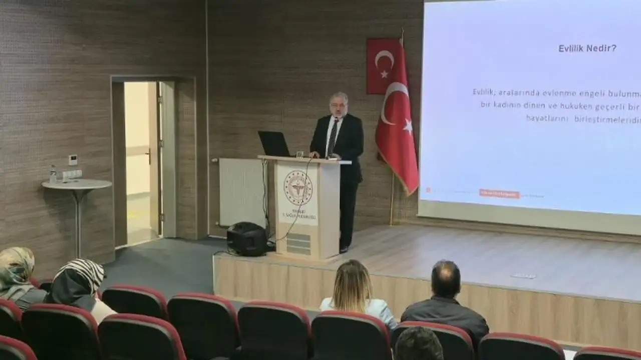 Bayburt’ta sağlık personeline evliliğin önemi semineri