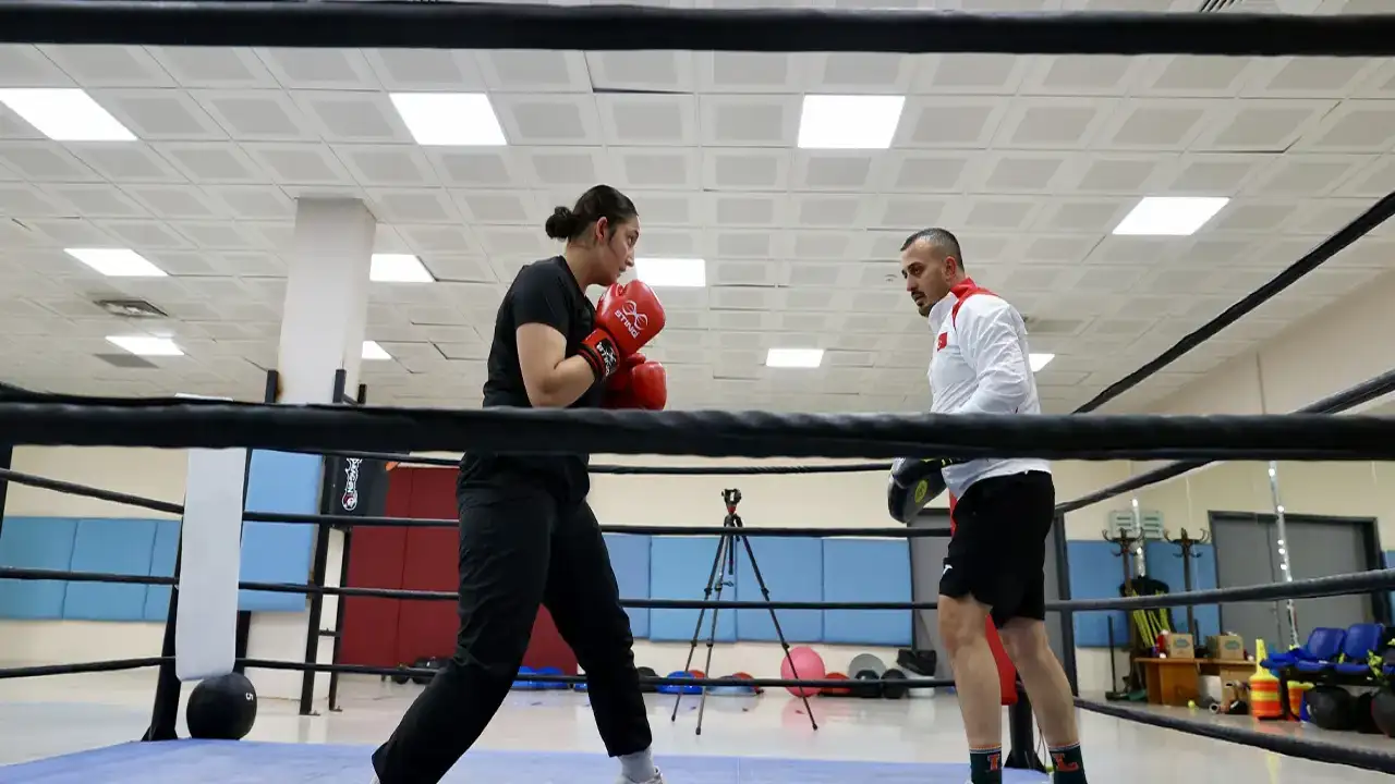 Trabzonlu milli boksör Esmaül Hüsna Babat’ın hedefi: Avrupa’da altın, olimpiyatlarda zirve