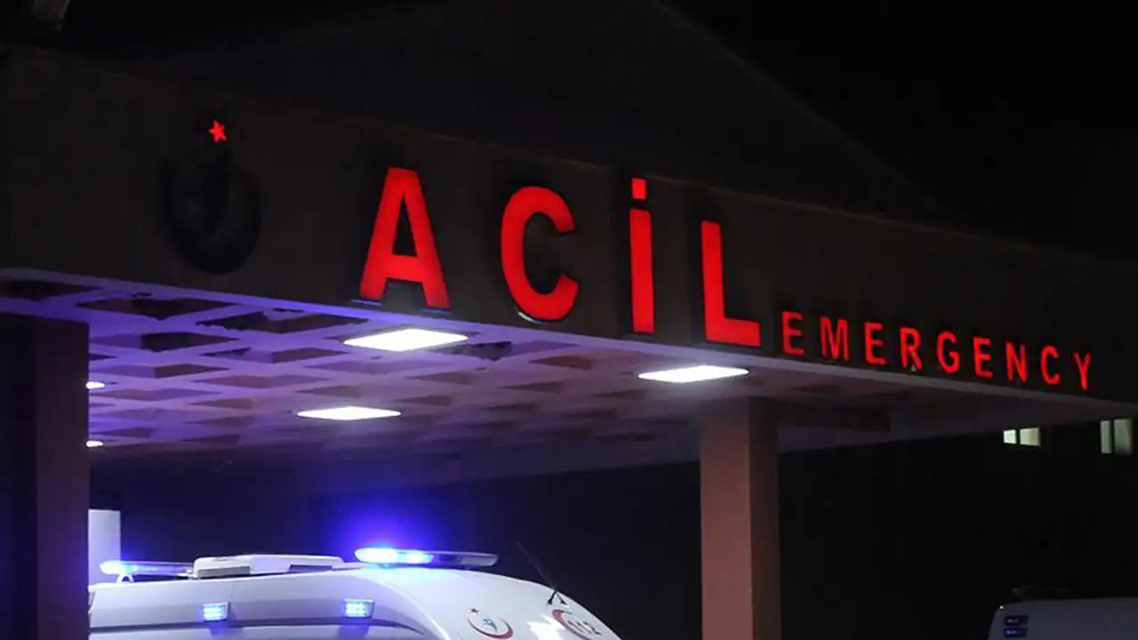 Gümüşhane'de 29 öğrenci gıda zehirlenmesi şüphesiyle hastaneye kaldırıldı: 23 taburcu, 6 müşahede altında