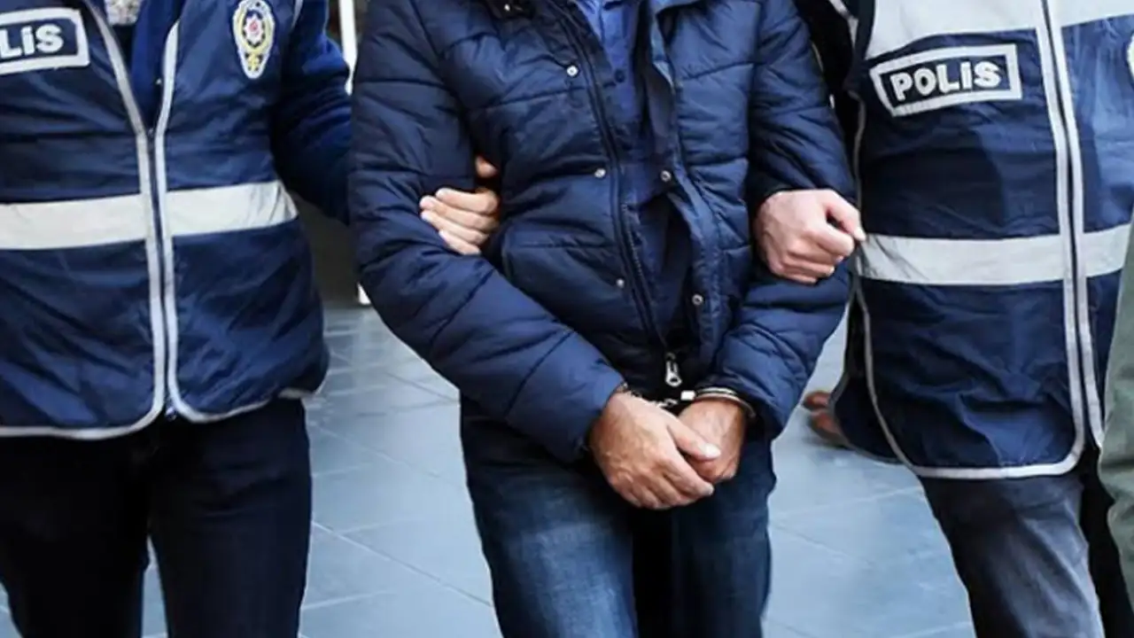 12 yıllık firar son buldu: İstanbul’da yakalanıp Trabzon’a getirildiler