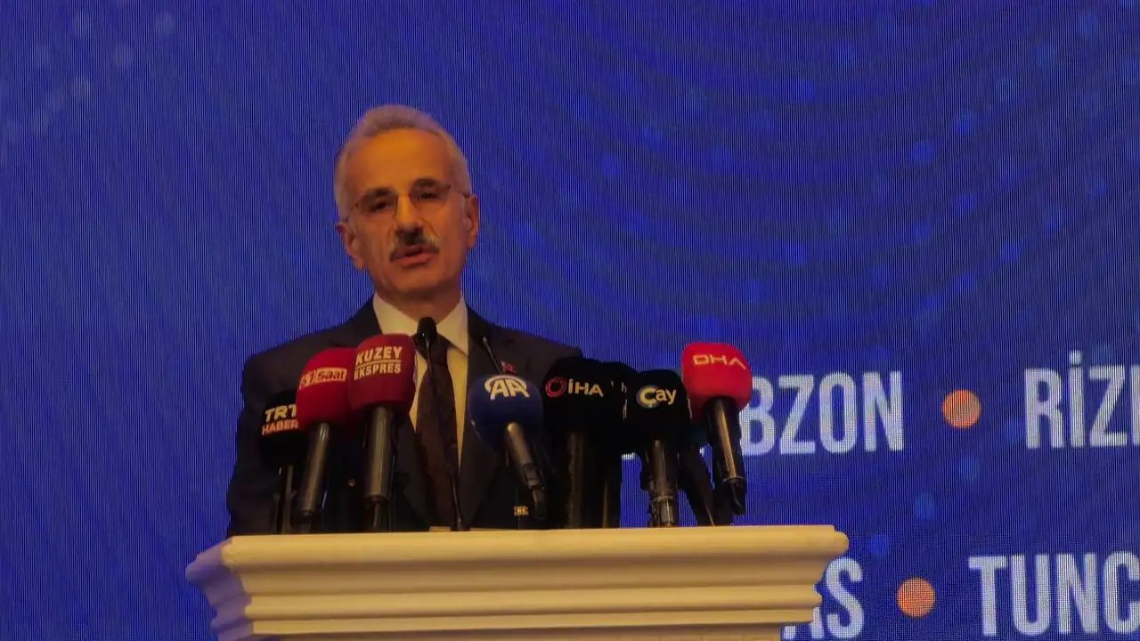 Bakan Uraloğlu Trabzon'da konuştu: "Ülkemizi teslim etmeyeceğiz"