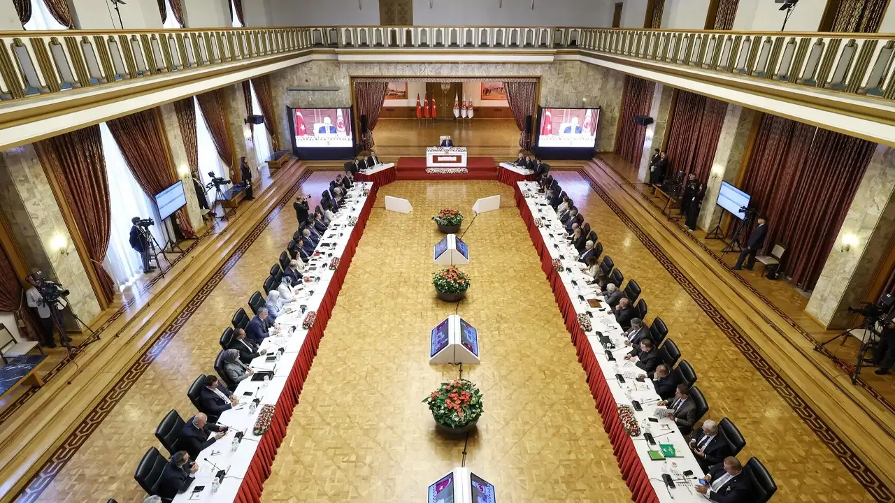 Süreç İmralı adımıyla yeni evreye girdi: "Sürece özgü yasa, Anayasa'ya aykırı mıdır?"