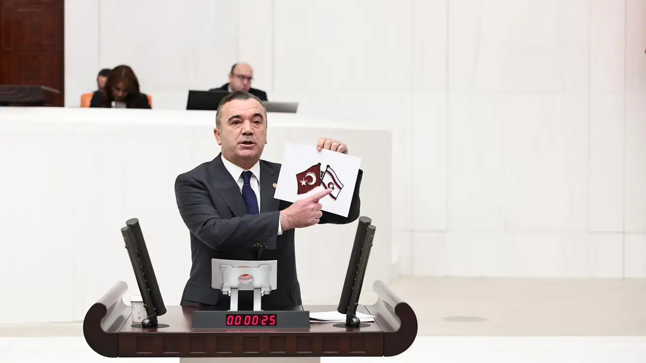 İYİ Partili Yavuz Aydın’dan Meclis tepkisi: “KKTC rozeti yasak bölücü slogan serbest”