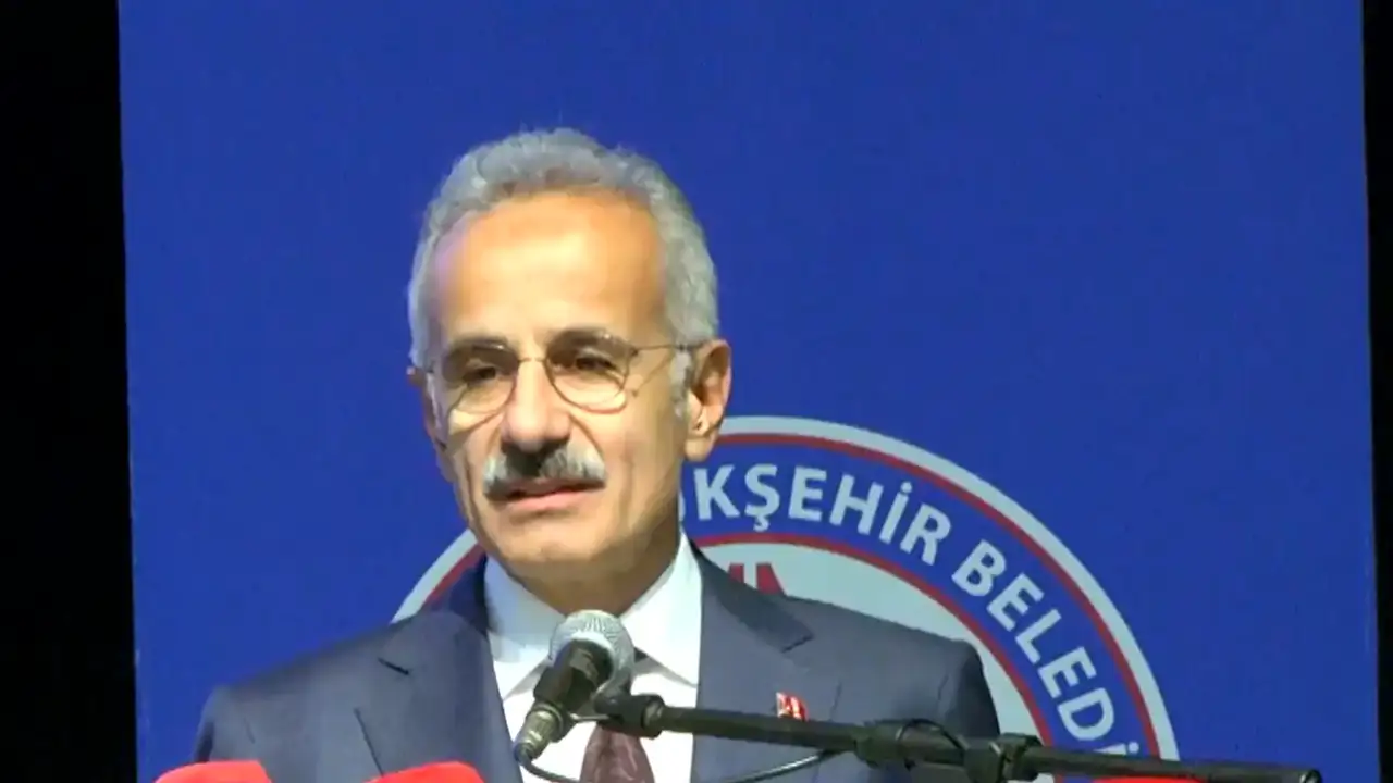 Bakan Uraloğlu GENCMUN’25’te gençlere seslendi: “Geleceğin liderlerini burada görüyorum”