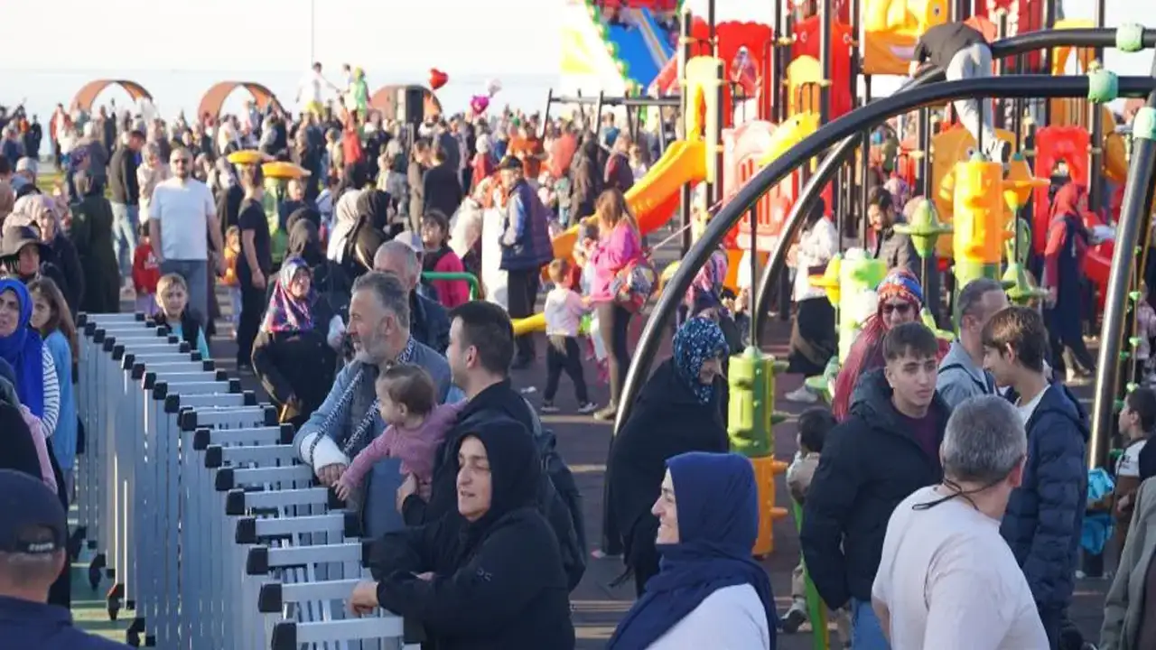 Rize'de hamsi bereketi festivale taşındı: 3. hamsi şöleni büyük ilgi gördü